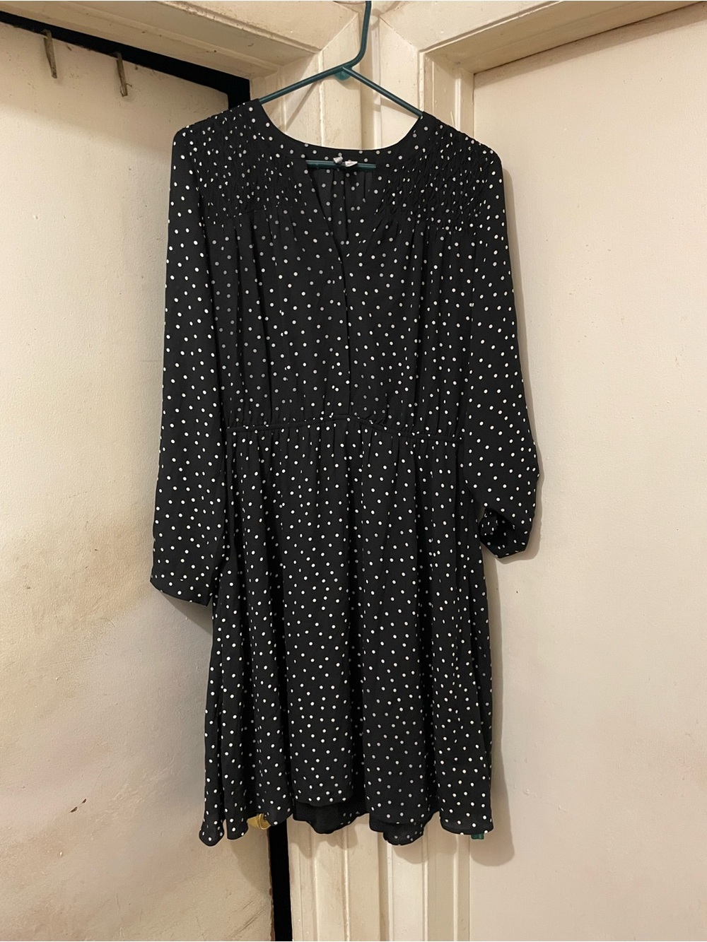Elle Women’s Smocked Dress Size M Black White Polka Dot Long Sleeve (View Pics)